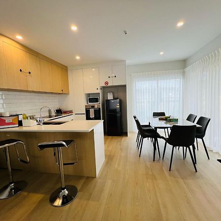 Central Modern 3-Bedroom,3- Bathroom House With Patio And Carpark- Lower Hutt City Centre Kültér fotó