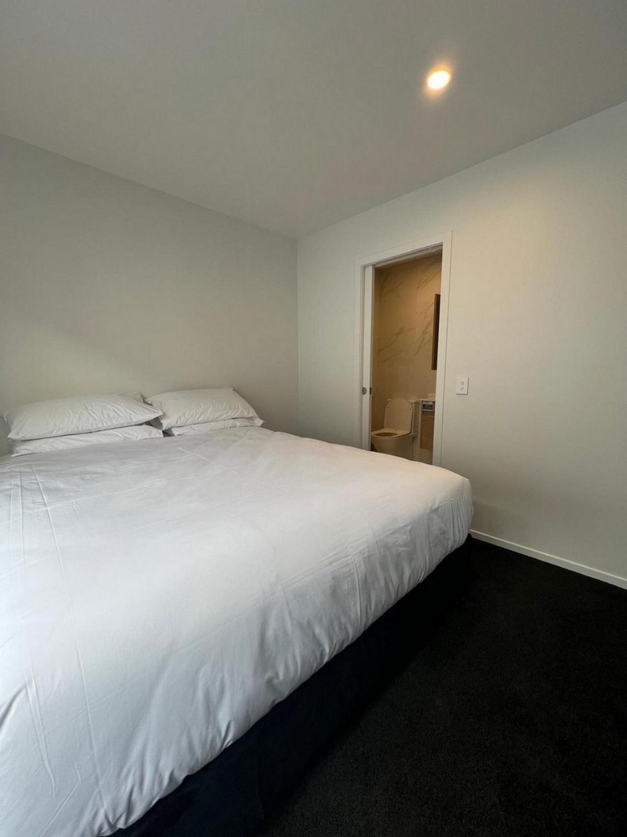 Central Modern 3-Bedroom,3- Bathroom House With Patio And Carpark- Lower Hutt City Centre Kültér fotó