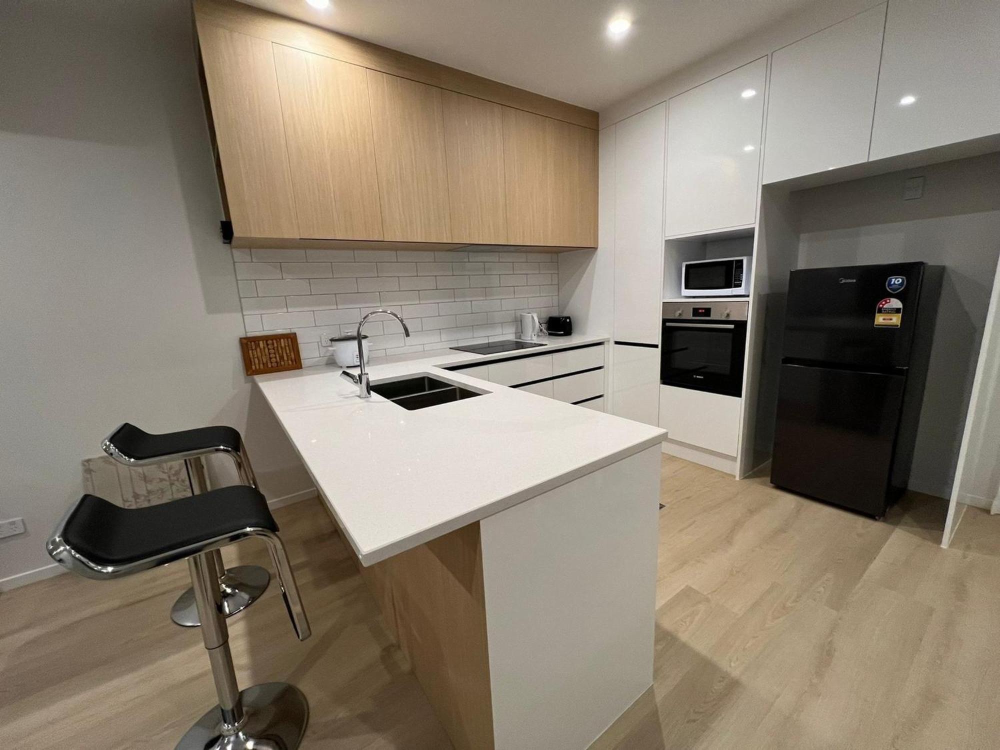 Central Modern 3-Bedroom,3- Bathroom House With Patio And Carpark- Lower Hutt City Centre Kültér fotó