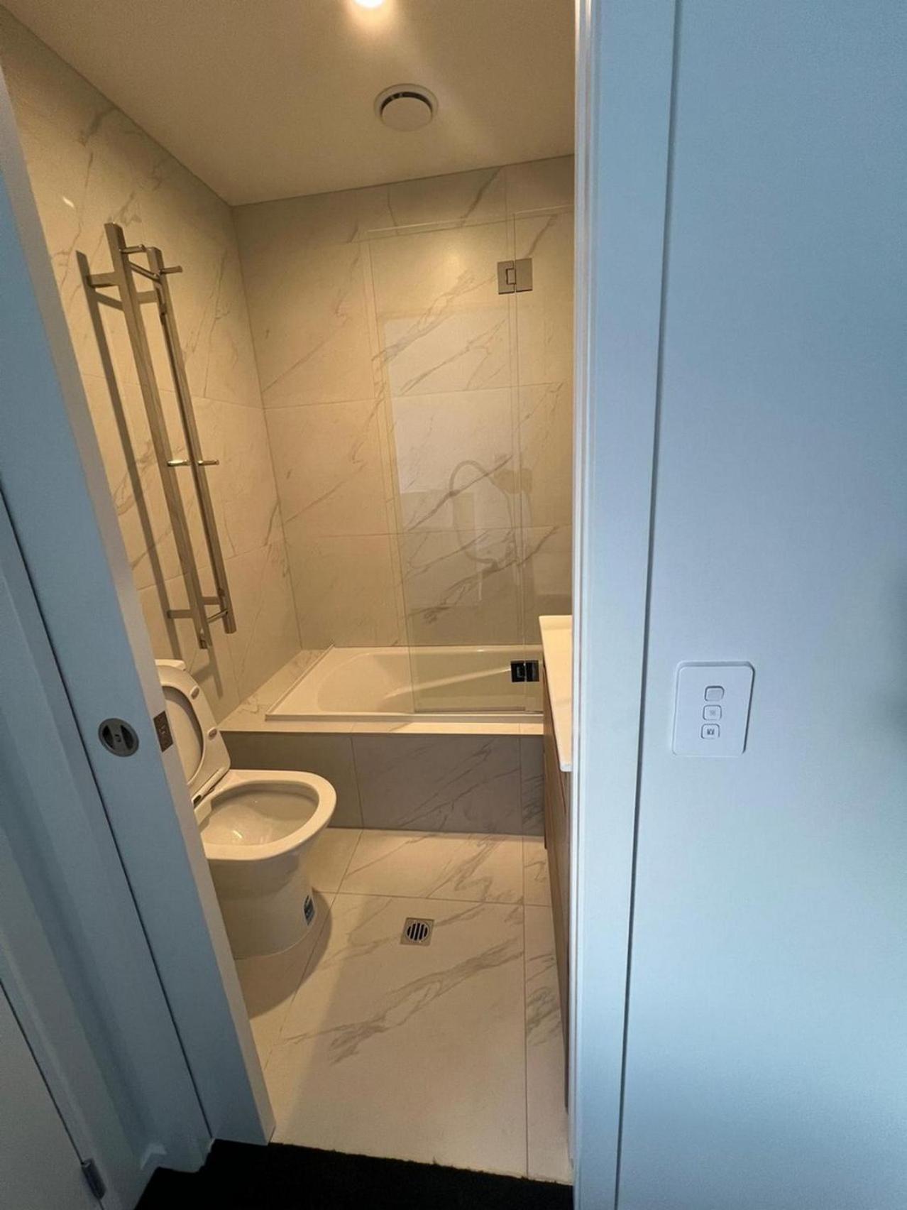 Central Modern 3-Bedroom,3- Bathroom House With Patio And Carpark- Lower Hutt City Centre Kültér fotó