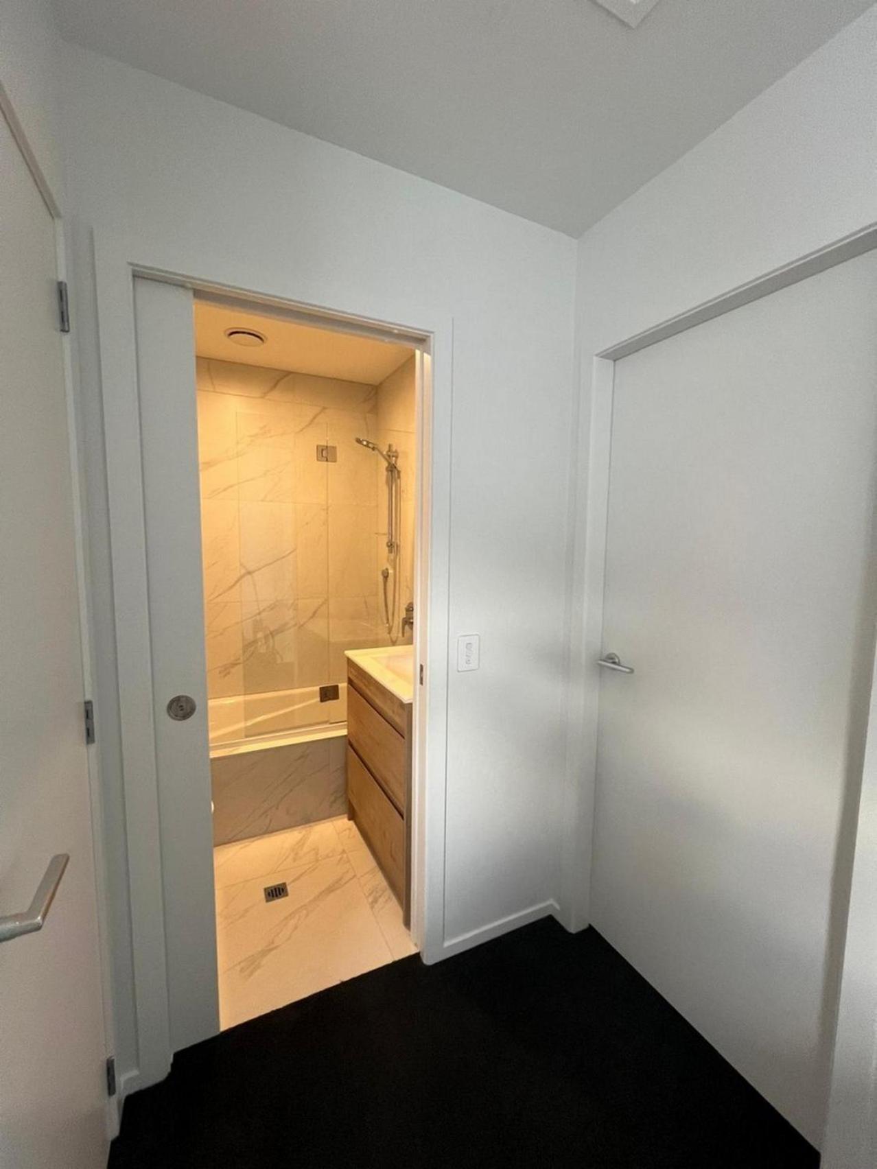 Central Modern 3-Bedroom,3- Bathroom House With Patio And Carpark- Lower Hutt City Centre Kültér fotó