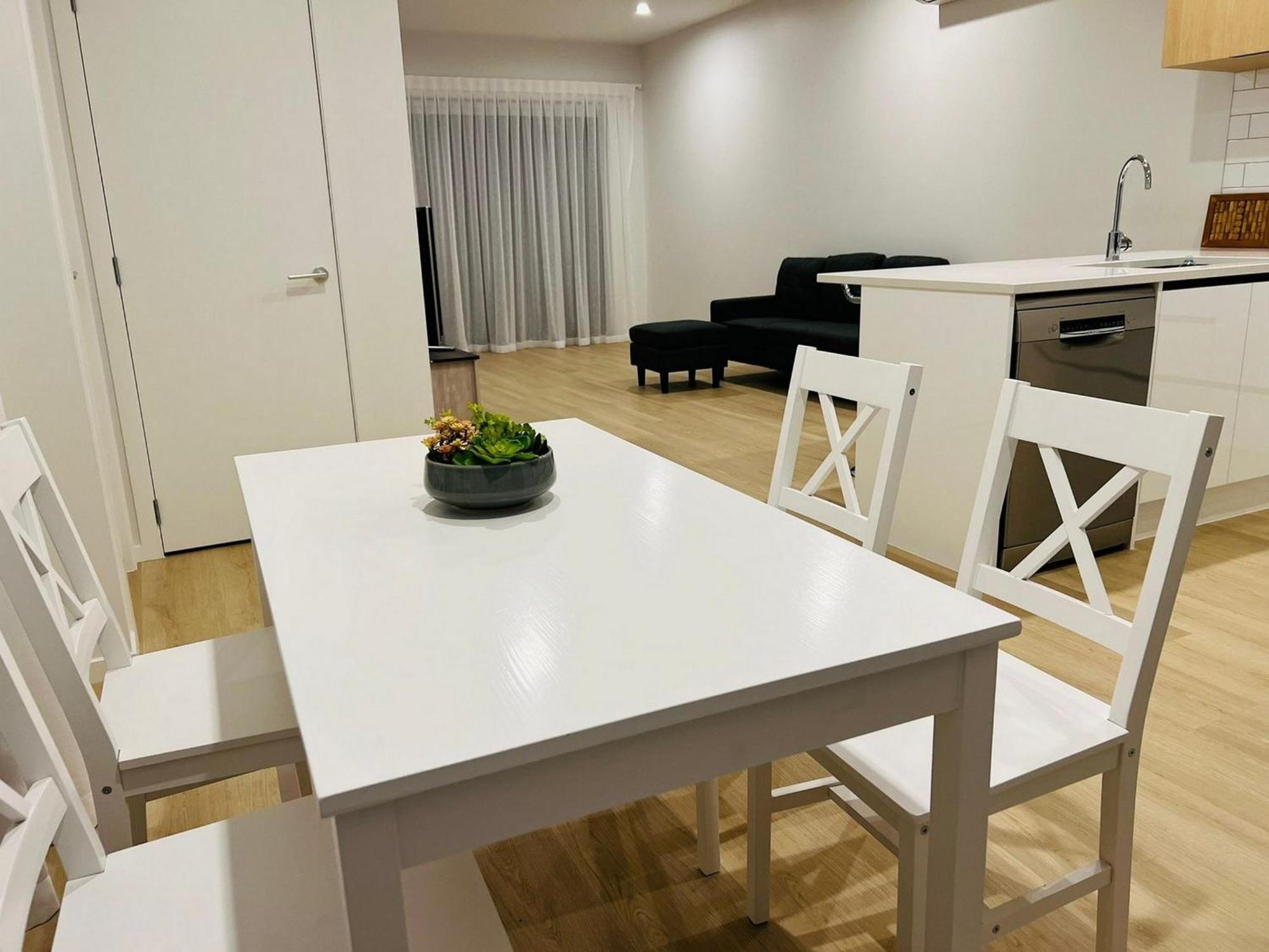 Central Modern 3-Bedroom,3- Bathroom House With Patio And Carpark- Lower Hutt City Centre Kültér fotó