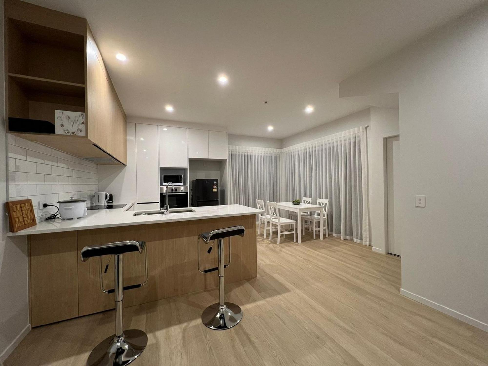 Central Modern 3-Bedroom,3- Bathroom House With Patio And Carpark- Lower Hutt City Centre Kültér fotó
