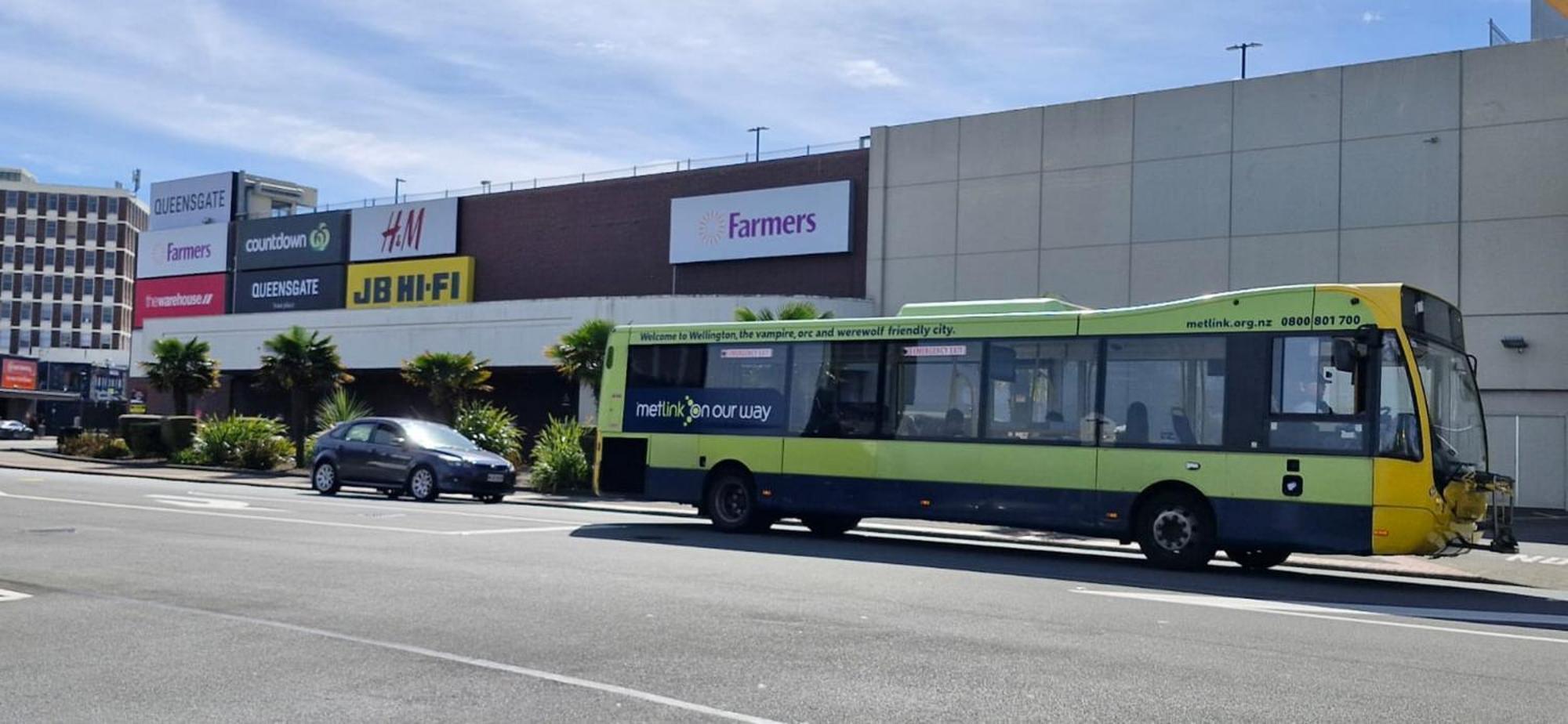 Central Modern 3-Bedroom,3- Bathroom House With Patio And Carpark- Lower Hutt City Centre Kültér fotó
