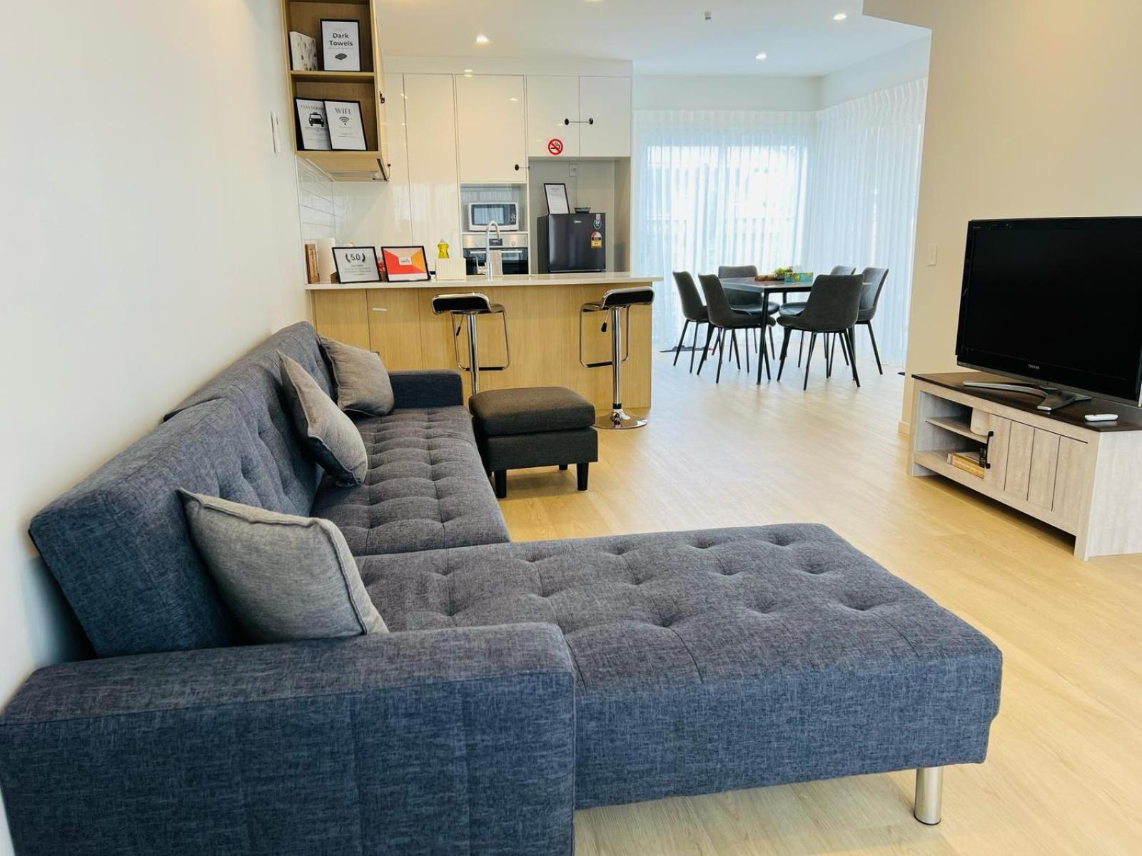 Central Modern 3-Bedroom,3- Bathroom House With Patio And Carpark- Lower Hutt City Centre Kültér fotó